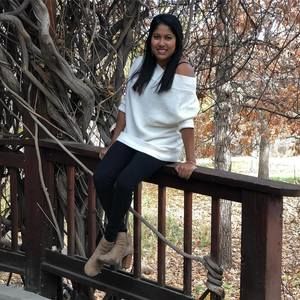 Meet your Posher, Razia